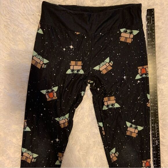 Sz Small Baby Yoda Black Leggings from Shop Disney - Picture 3 of 10